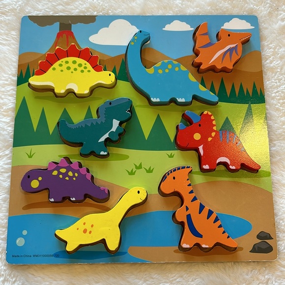 Toddler wooden dinosaur puzzle - Picture 1 of 9